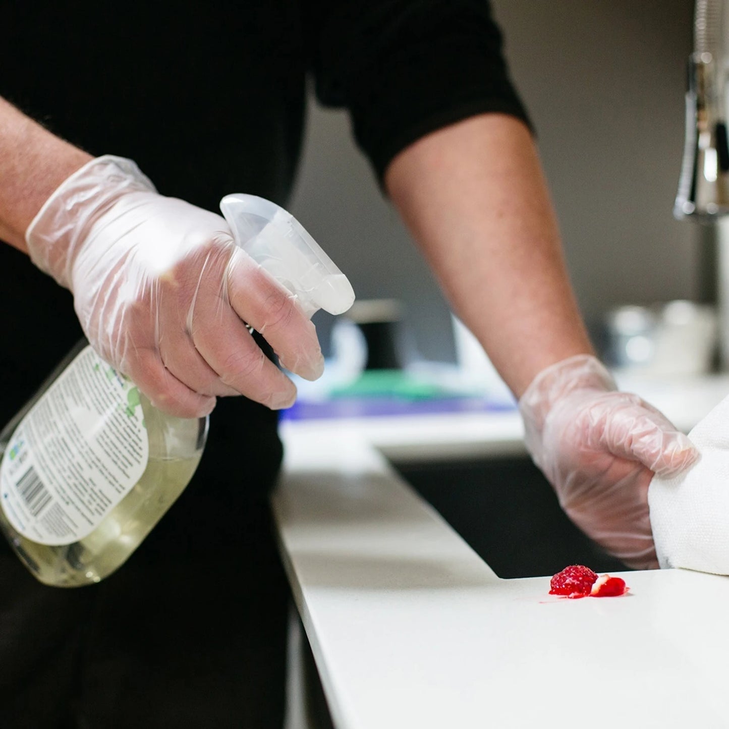 Clear Disposable Vinyl Gloves – Powder-Free & Latex-Free