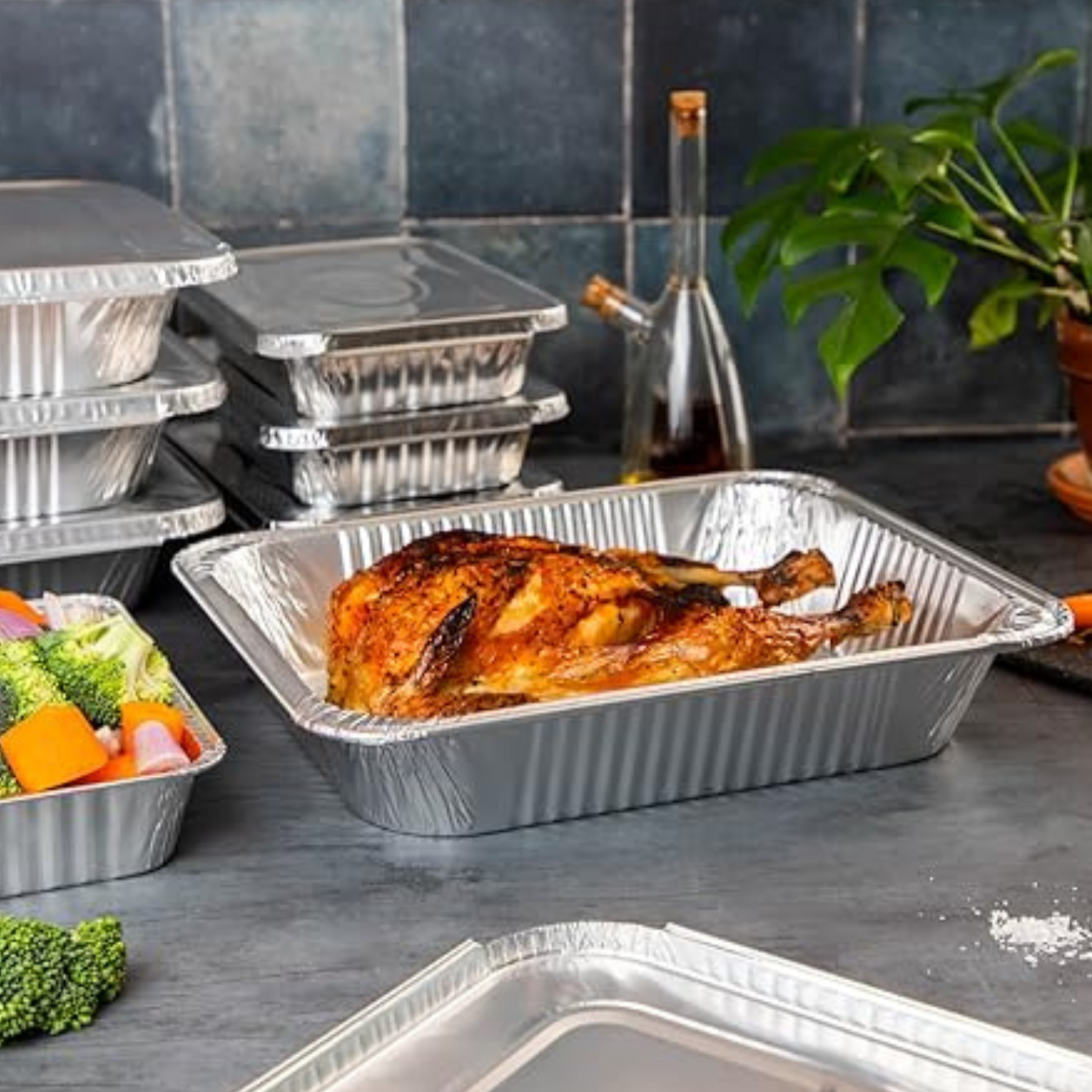 Heavy-Duty Aluminum Foil Containers with Lids 9x7